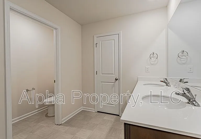 1210 Murdock Cir — Photo 24
