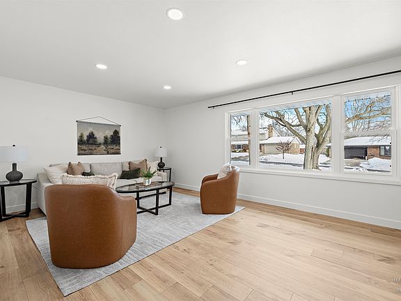 4th image of 3508 Fleetwood Dr