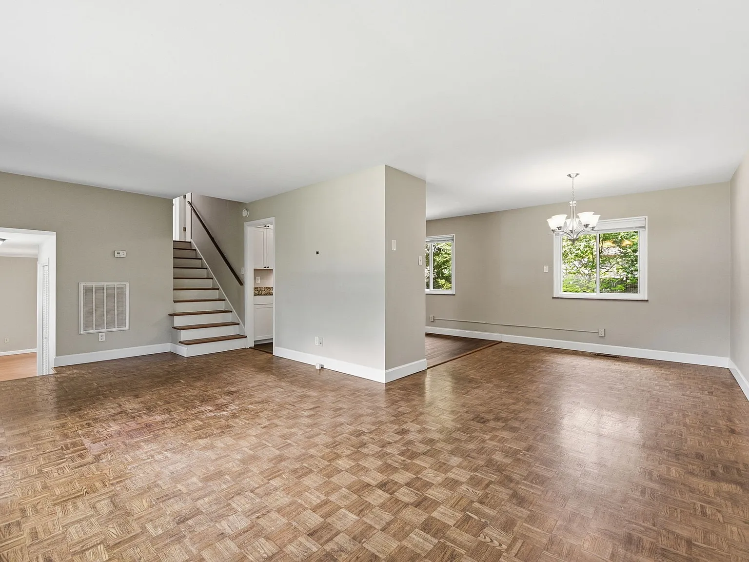 3 bed, 2.5 bath, 1700 sqft, $2,400 — Photo 4
