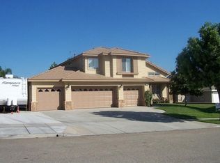 2820 Cottage Dr, Corona, CA 92881