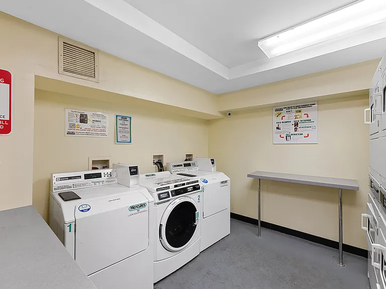 114 Ridge St #2C — Photo 3