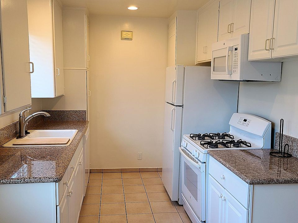 1st image of 4023 1/2 S Centinela Ave