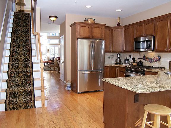 5th image of 16 Meadow Way