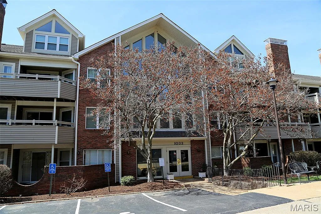 1033 Wilton Royal Dr Unit 209 photo 1