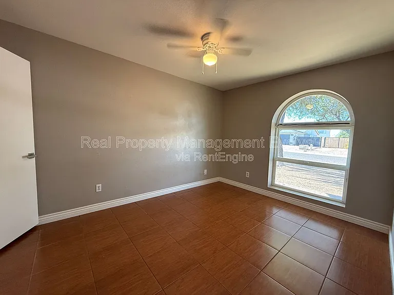 3626 W Angela Dr — Photo 20