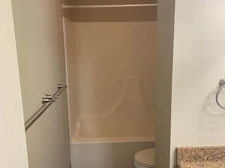Superior Place Apartments — Photo 56
