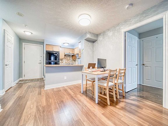 3rd image of 25 Greenview Ave #1025