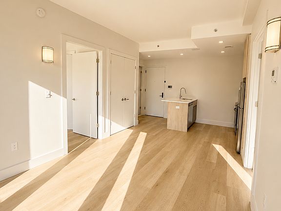 5th image of 91 Bruckner Blvd #404