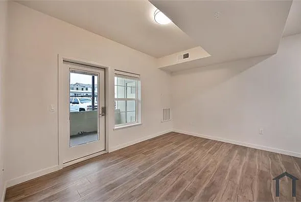 1000 Dresden Dr — Photo 19