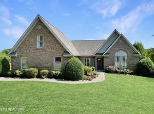 100 Hirst Cir, Lenoir City, TN 37772