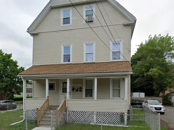 135 Readville St Floor 3, Hyde Park, MA 02136