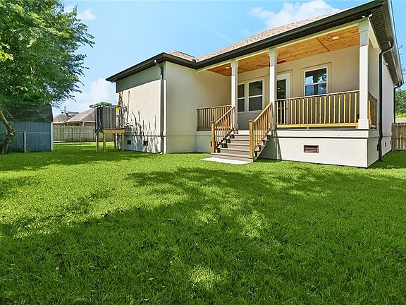 3rd image of 4617 Metropolitan Dr