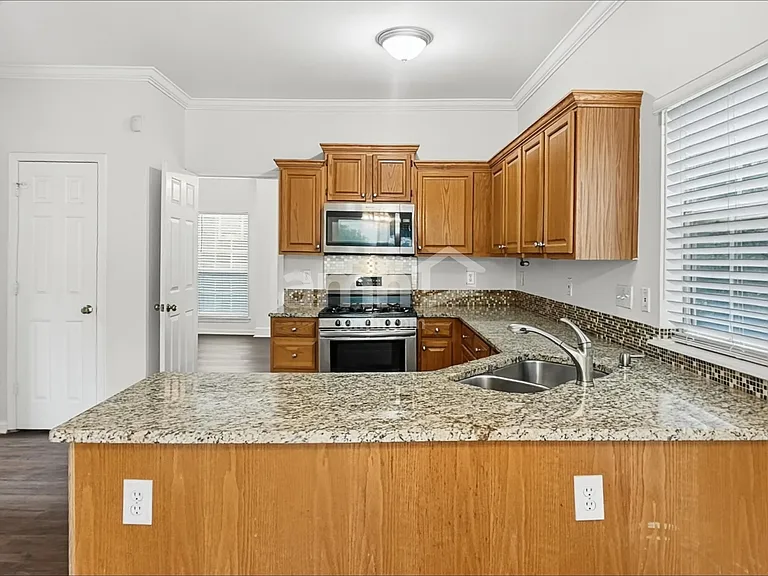 10231 Danesway Ln — Photo 4