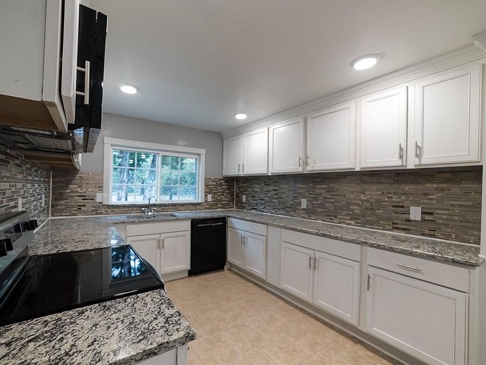 1st image of 404 Ballard Rd