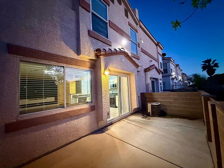 3305 Cheyenne Gardens Way — Photo 22