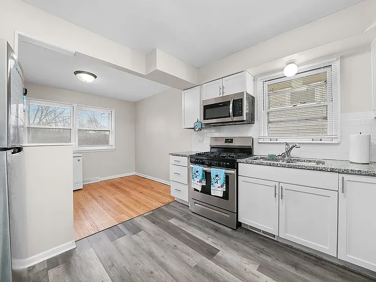 626 E 156th Pl — Photo 9