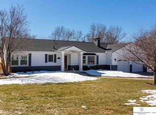 7963 Hickory St, Omaha, NE 68124