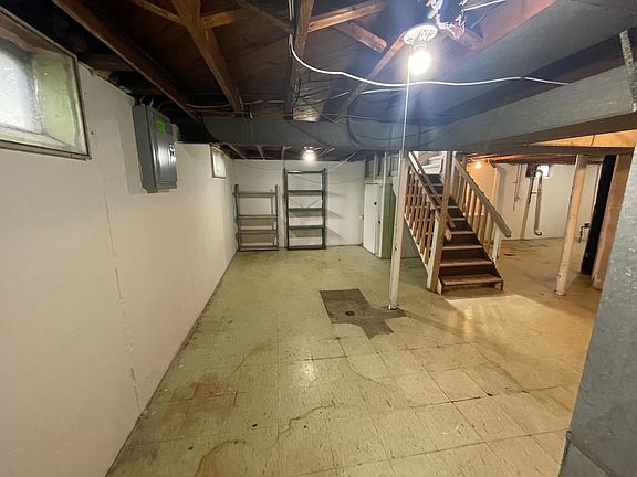 4th image of 26844 La Salle St