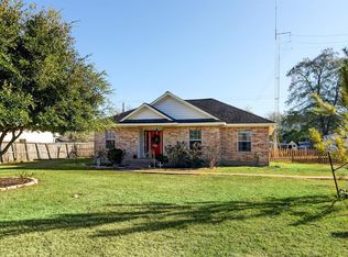720 16th St, Hempstead, TX 77445