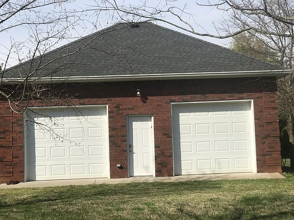 4th image of 1018 Friendswood Ln