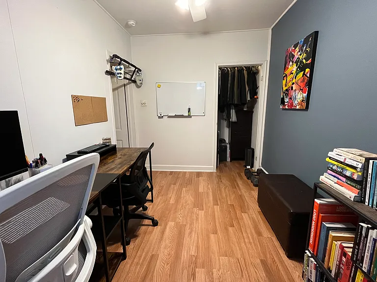 464 Parker Ave — Photo 11
