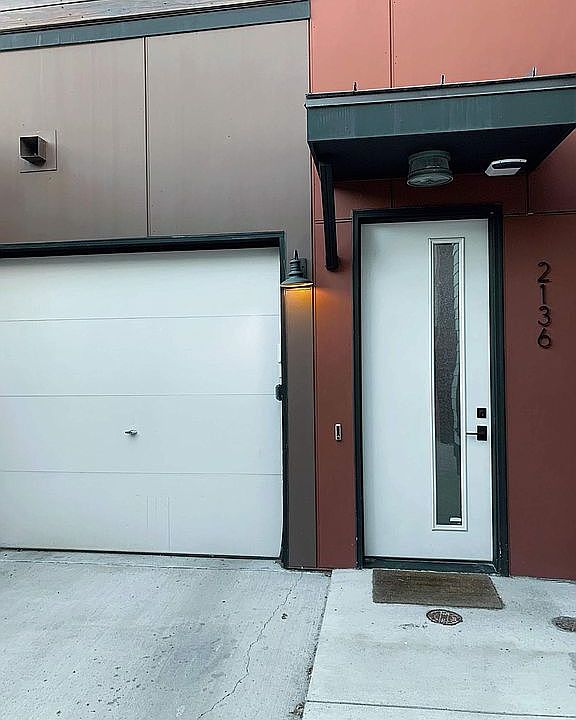Front w/ attached garage