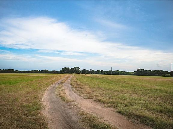 2nd image of 450 County Road 498