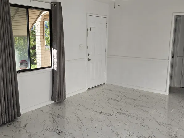 3920 N Hughes Ave, Fresno, CA 93705