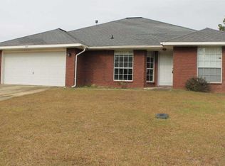 1657 Twin Pines Cir, Cantonment, FL 32533
