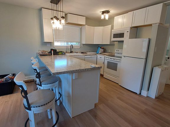 5th image of 10372 Malaga Way #B