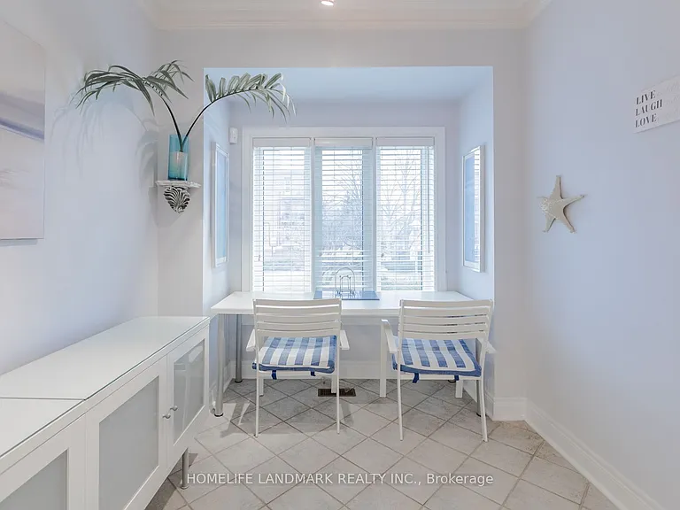 2283 Lake Shore Blvd W #B — Photo 10
