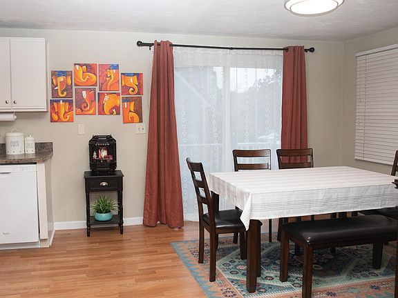 Dining room with new flooring