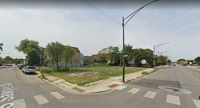 2nd image of 1600 S Sawyer Ave