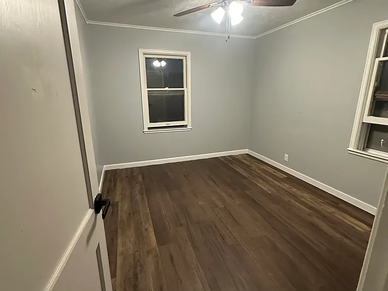 2916 S Summit Ave — Photo 13