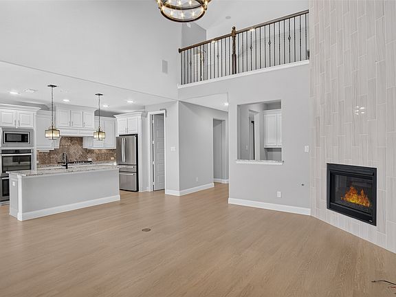 5th image of 702 Callaway Dr