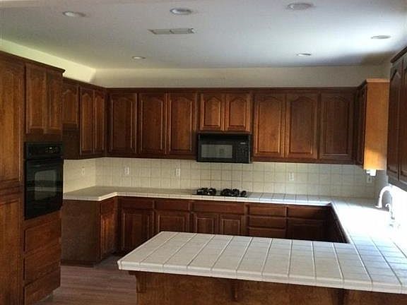 3rd image of 2467 Aberdeen Ln