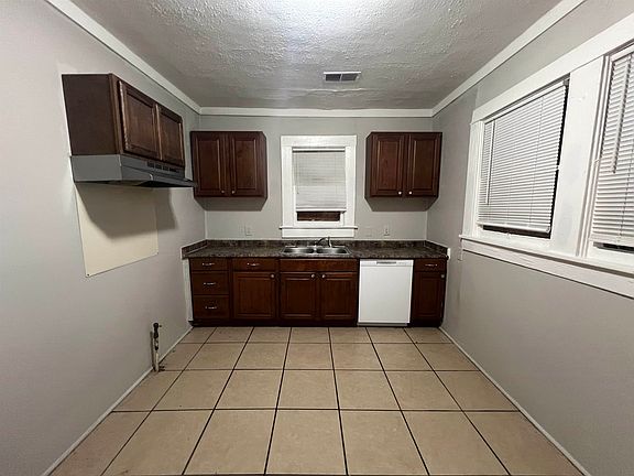 3rd image of 3534 Marion Ave