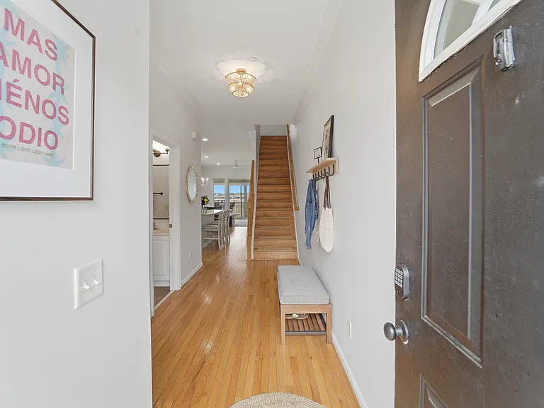 90 2nd St — Photo 17