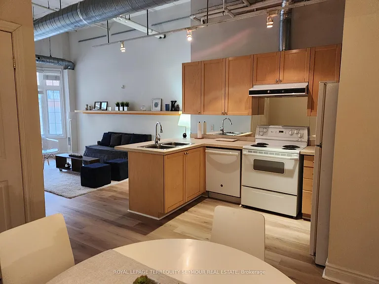 103 McCaul St #47 — Photo 7