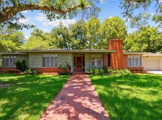 720 Travis St, Columbus, TX 78934