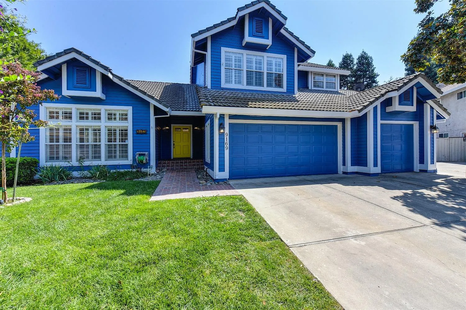 9169 Laguna Springs Way photo 1