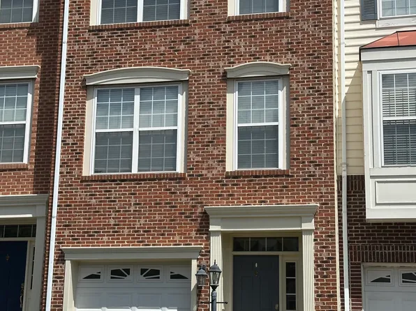 564 Edmonton Ter NE, Leesburg, VA 20176