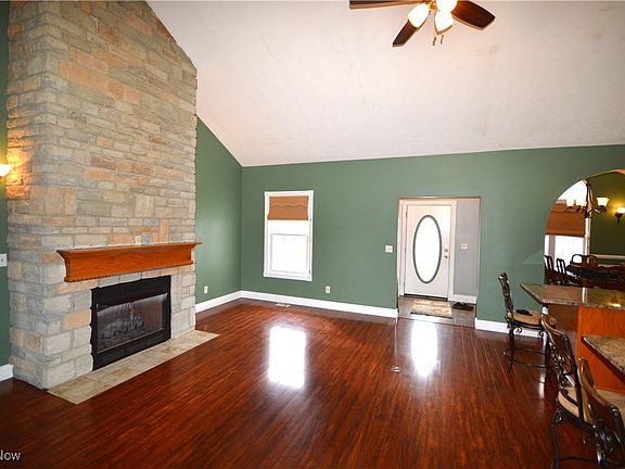 2nd image of 3235 Elizabeth Dr Unit 17