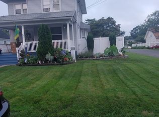 37 Redmond Ave, Bay Shore, NY 11706