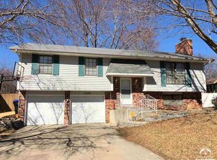 1424 SE 43rd St, Topeka, KS 66609