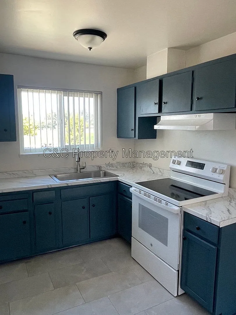 2 bed, 1.0 bath, 750 sqft, $2,795 — Photo 2