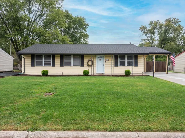 310 Kearton Dr, Fairview Heights, IL 62208