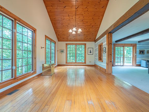 3rd image of 576 State Road 135 N