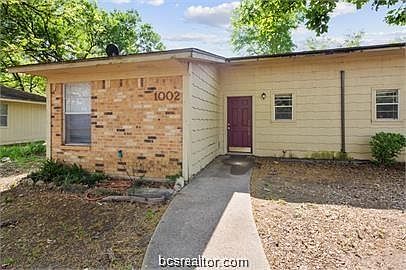1st image of 1002 Navarro Dr