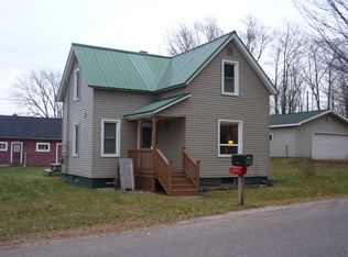 255 Silver St, Ishpeming, MI 49849
